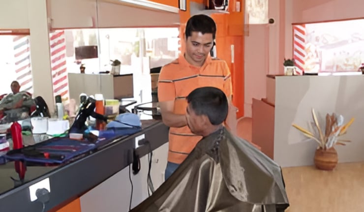 Barber on the Move