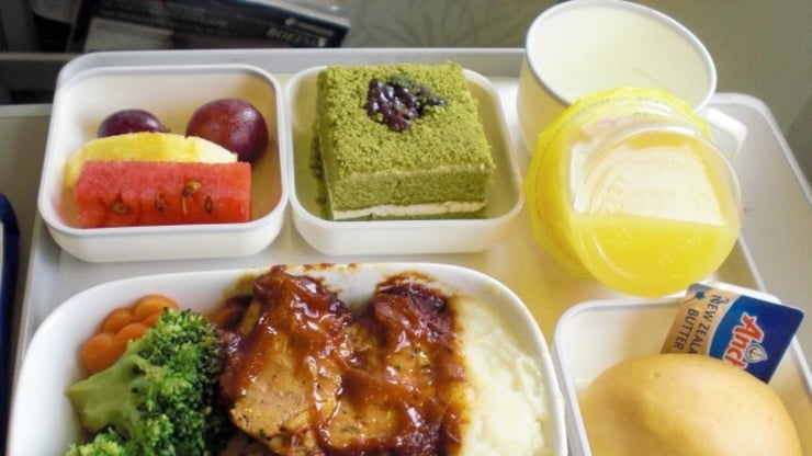 Coeliac and Dairy Allergy Sufferer Faces In-Flight Food Dilemma