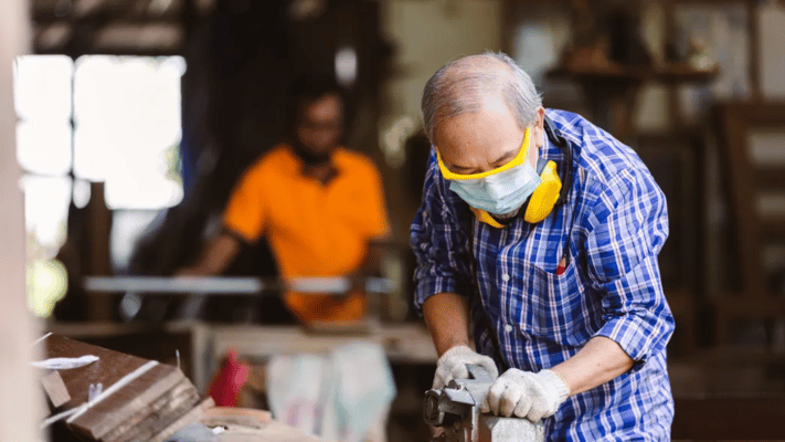 New Zealanders over 65 staying in paid work longer to 'transition into retirement'
