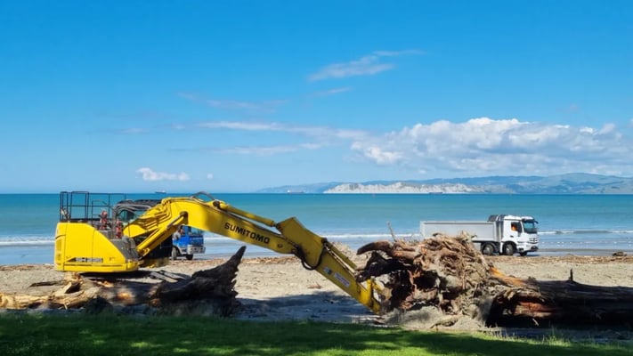 Immigration figures show one in six workers who came into the country on the post-Cyclone Recovery Visa are now overstaying.