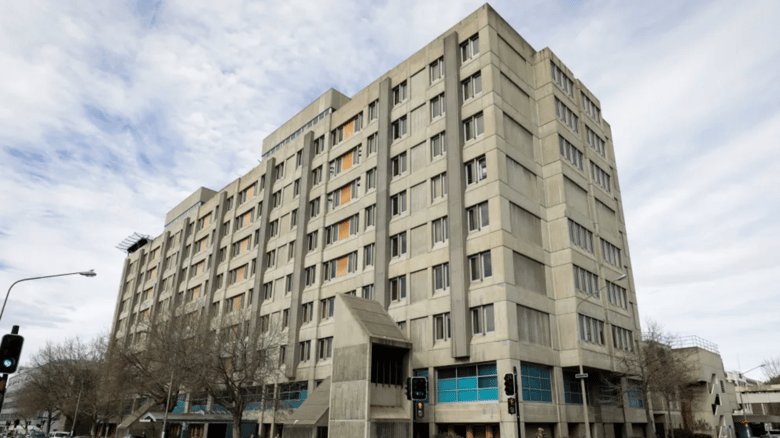 Patient Dies Amid Wait For Lab To Be Fixed