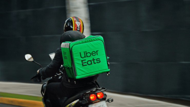 Police probe Auckland attack by group posing as Uber Eats drivers 
