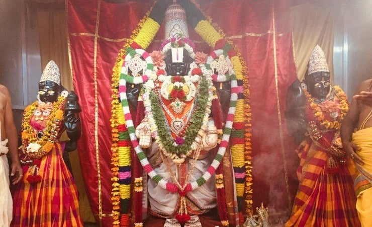 Devotees throng Sri Balaji Temple to mark fourth anniversary