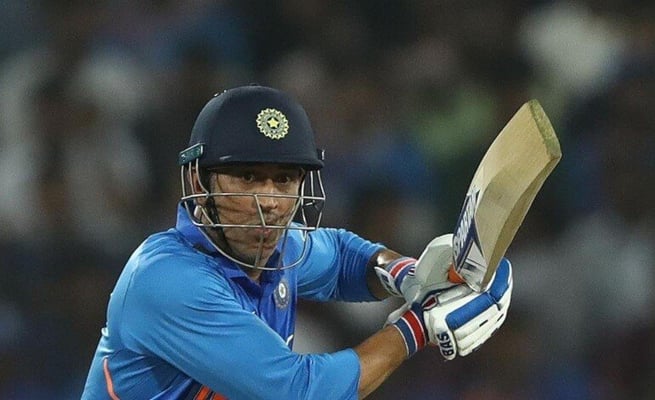 'There is no other cricketer who has served India so well as Dhoni' - Kapil Dev