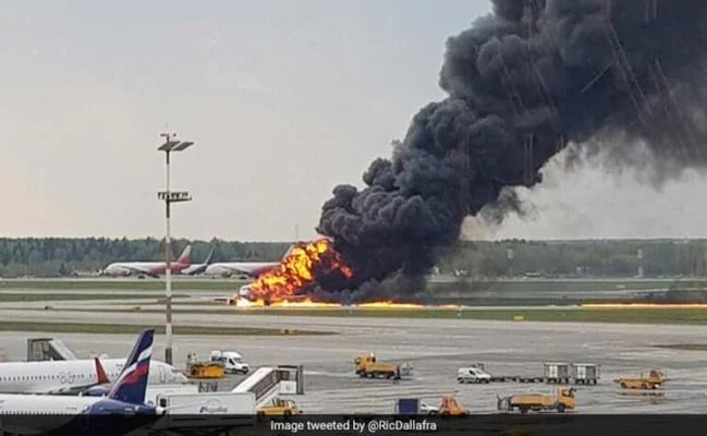 41 killed in Russian passenger plane fire