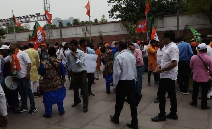 BJP sweeping Lok Sabha elections, Congress mauled