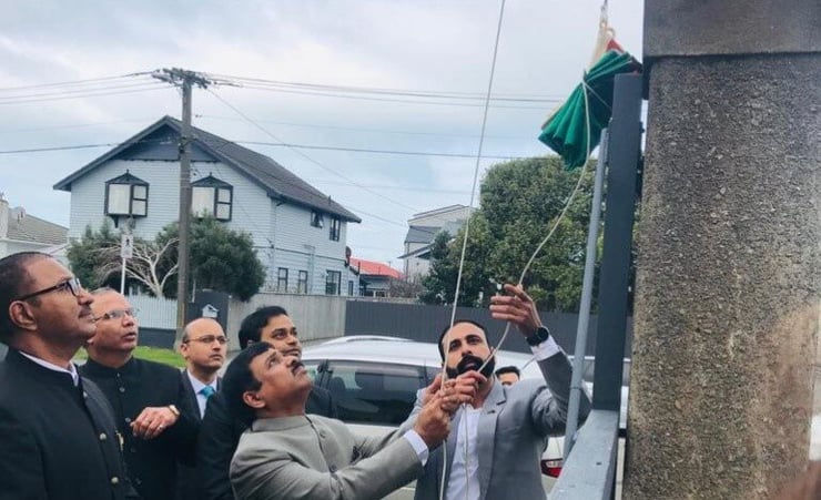 HC Muktesh Pardeshi hoists the national flag in Wellington
