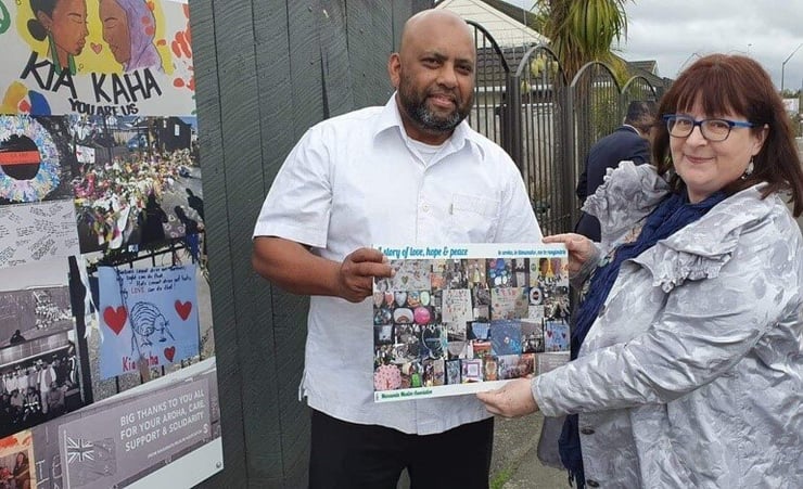 Manawatu Muslims present plaque in appreciation of love from community after ChCh attack
