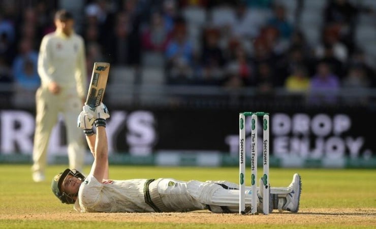Australia retain the Ashes, beat England by 185 runs