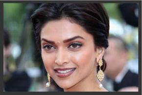 Deepika walks Cannes Red Carpet