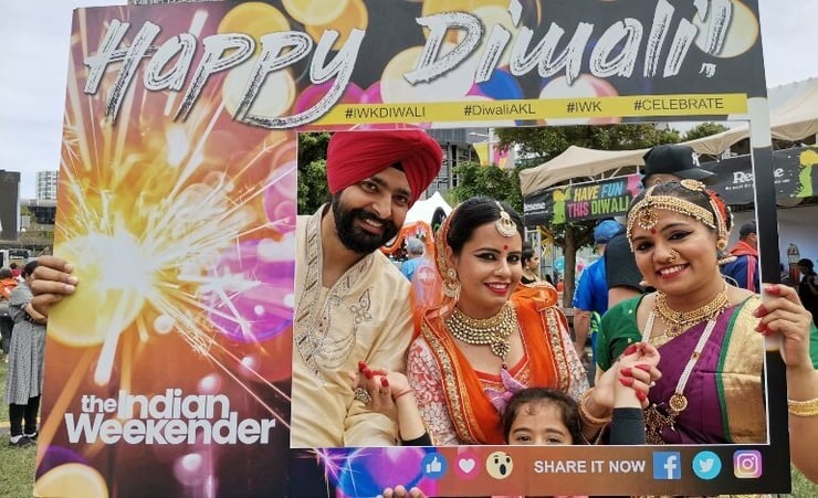 Lights, music, food, and fireworks dazzle Auckland Diwali