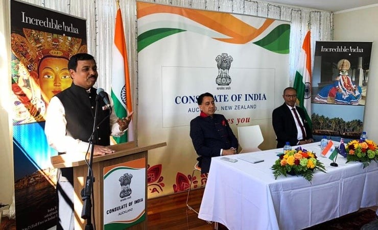 Community, media flock to meet High Commissioner Pardeshi in Auckland