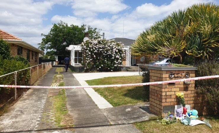 Papatoetoe deaths: Businesses offer support for critically injured child