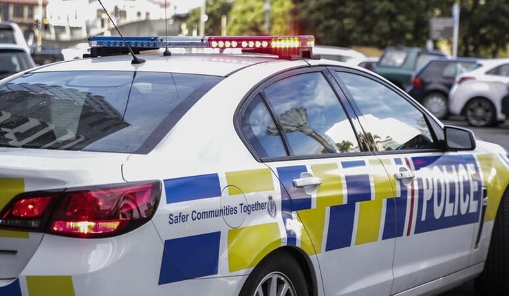 One person dies following a single-vehicle crash near Sylvia Park - Auckland