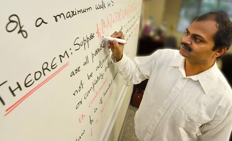 Indian American scientist bats for mathematical modelling for COVID-19