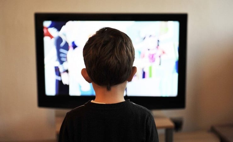 Screen time before bed will make your kids sleepless
