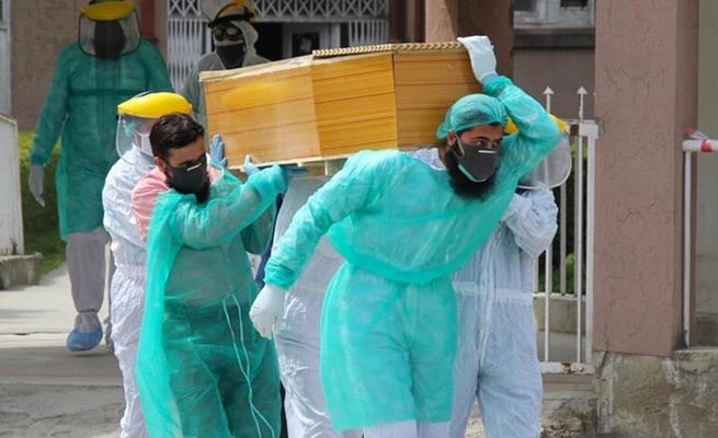 Pakistan witnesses record COVID-19 deaths in a day