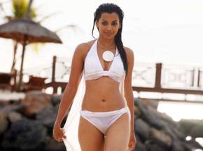 Mugdha dons bikini for Bobby