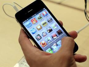 Apple issues iPhone 4 makeshift fix