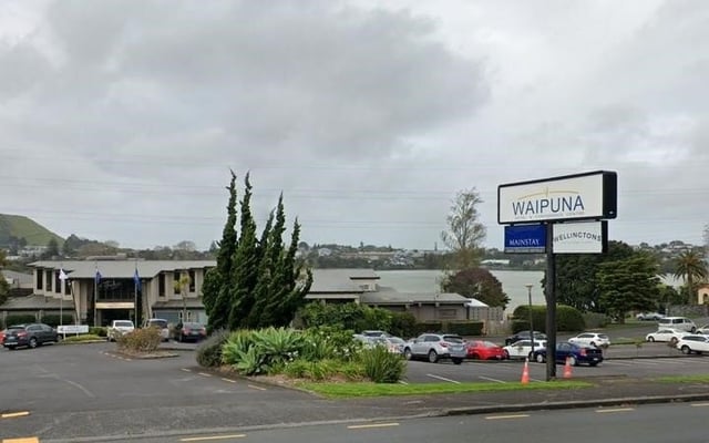 Fourth escape from isolation: Person breaks window to get out of Auckland hotel