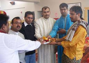 Hundreds at Guru Poornima