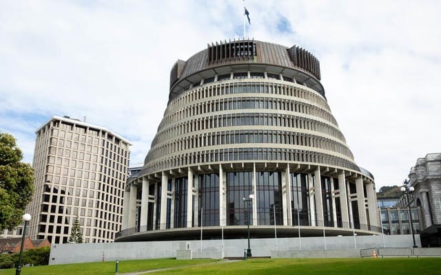 Latest TVNZ political poll shows Labour down, National up