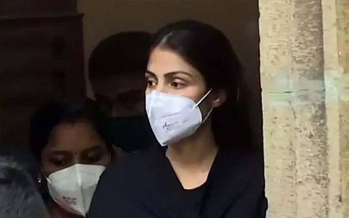 Bombay HC grants bail to Rhea Chakraborty after 28 days