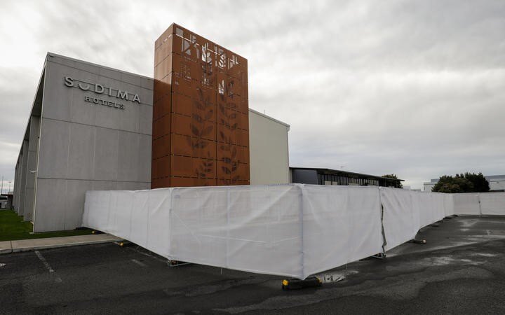 Covid-19 community case: Border system 'needs urgent review'