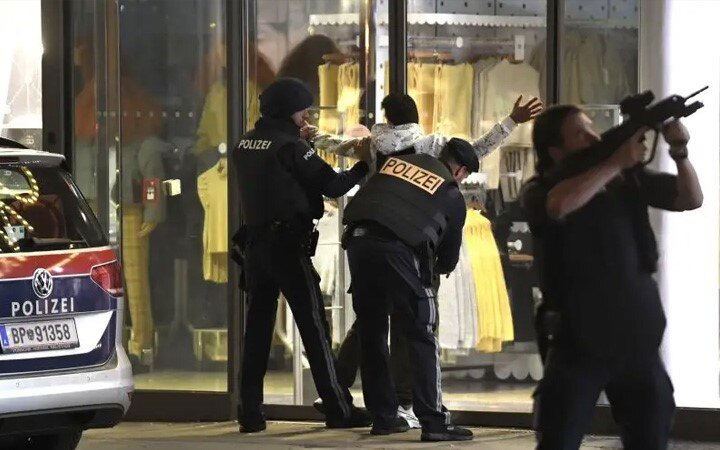 Seven killed, several injured in Vienna shootings