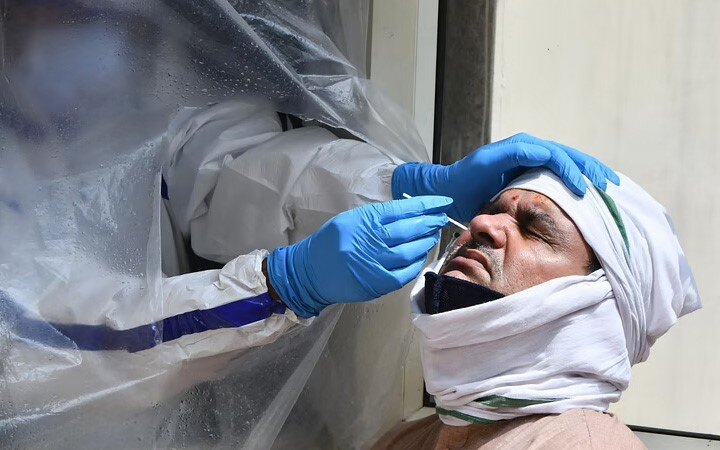 Delhi reports highest single-day spike of 7,830 Covid cases
