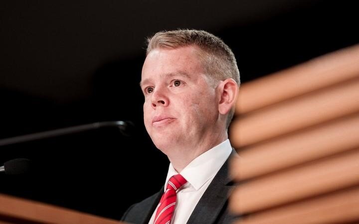 Chris Hipkins hopeful of no lockdown after community case clues emerge