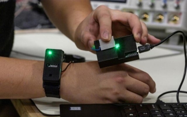 Indian-origin engineers digitally communicates via human touch