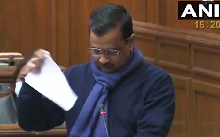Kejriwal tears copies of farm laws in Delhi Assembly