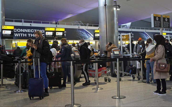 New Zealanders in UK beg to return as new Covid variants spread