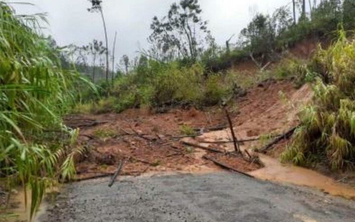 Tropical cyclone destroys over 1,500 homes in Fiji