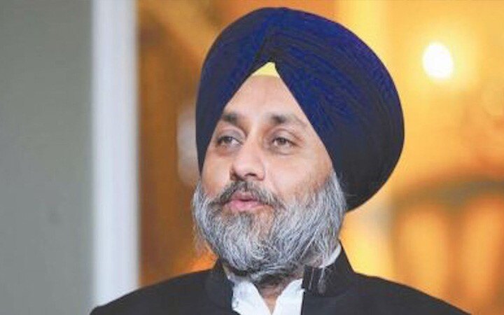 Sukhbir Badal visits Ghazipur, lends support to protest