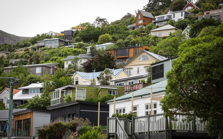 Wealth of trouble: Average house price eclipses $800k and growing