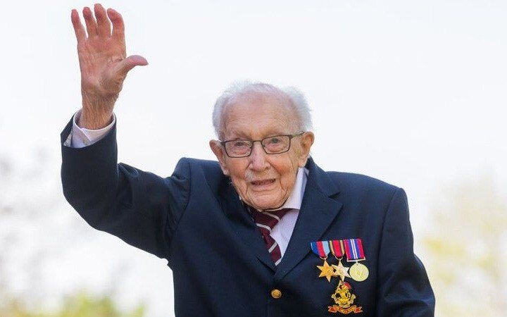 UK pandemic fundraising hero Tom Moore dies with coronavirus