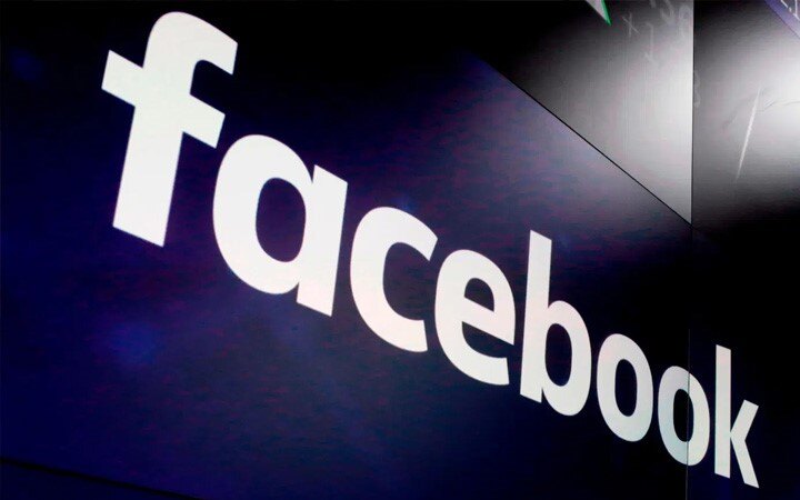 Facebook working on smartwatch with social, fitness focus