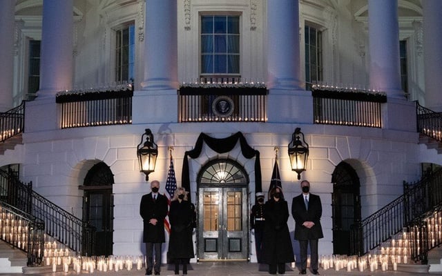 Candles lit at White House to honour 5L Covid deaths in US