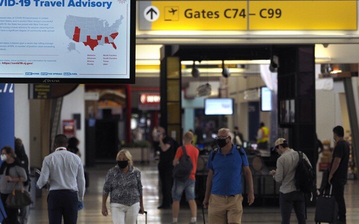 US air travel at highest level in nearly a year