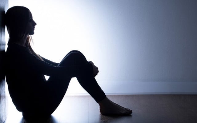 Midlife loneliness may up dementia, Alzheimer's risk