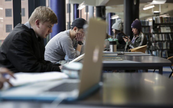 'It's urgent now': Roughly 35% student allowance applications still to be finalised