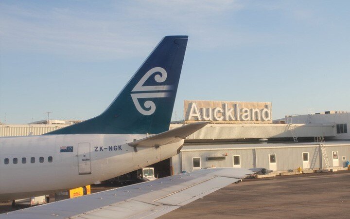 Covid-19: Worker at Auckland Airport tests positive, plus one historical case