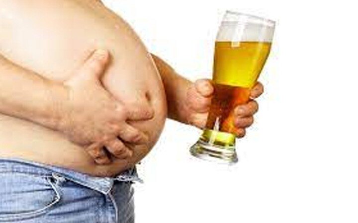 Here's why overweight people should not consume alcohol!