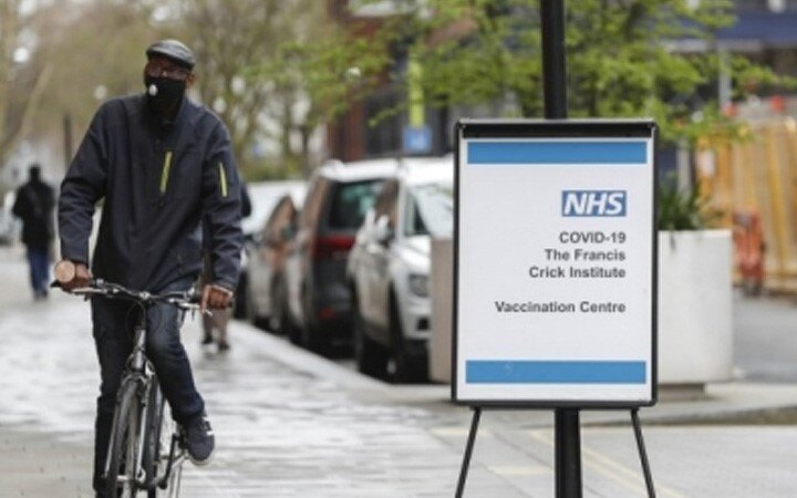 Covid vaccine walk-in centres open across England