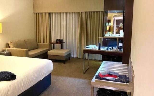 2000 MIQ rooms empty each day as NZers struggle to secure a place