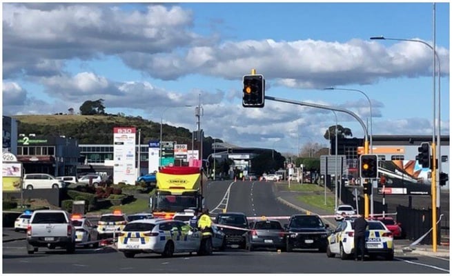 Shots fired at major Auckland motorway intersection - witnesses