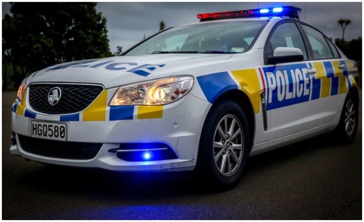 High speed chase in West Auckland : Four people in custody