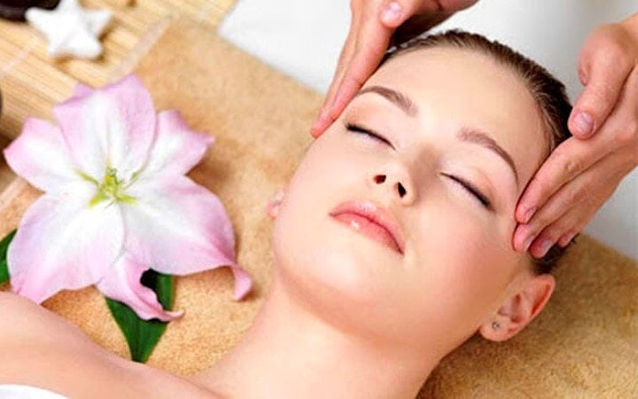 Want spotless skin? Here are 10 foods that can give you the skin of your life